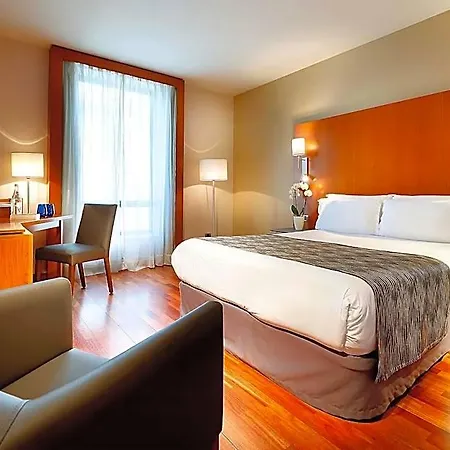 מלון Eurostars Parque 4*