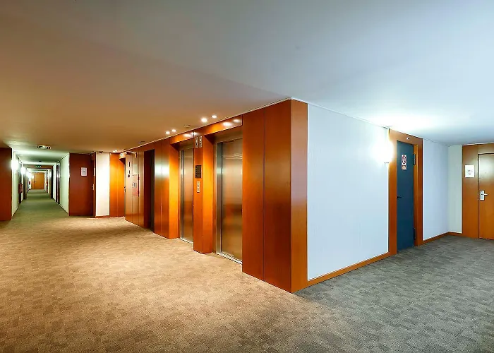 ユーロスターズ リスボア パルケ ホテル 4*