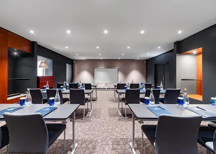 ホテル ユーロスターズ リスボア パルケ 4*