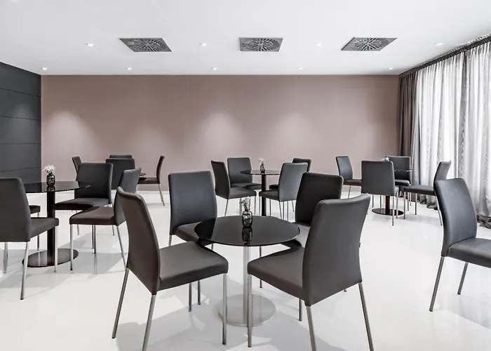 ユーロスターズ リスボア パルケ 4* リスボン