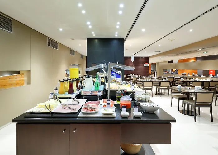 ユーロスターズ リスボア パルケ ホテル 4*