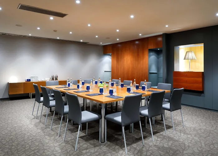 ユーロスターズ リスボア パルケ ホテル 4*