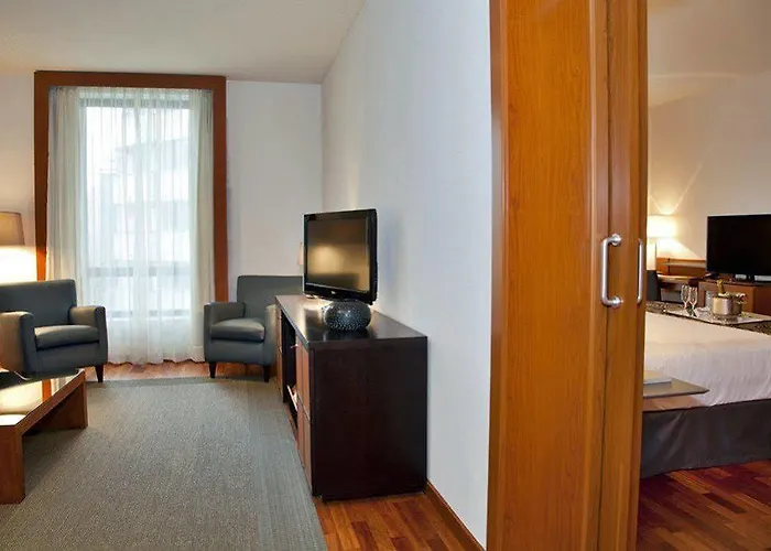 ホテル ユーロスターズ リスボア パルケ 4*